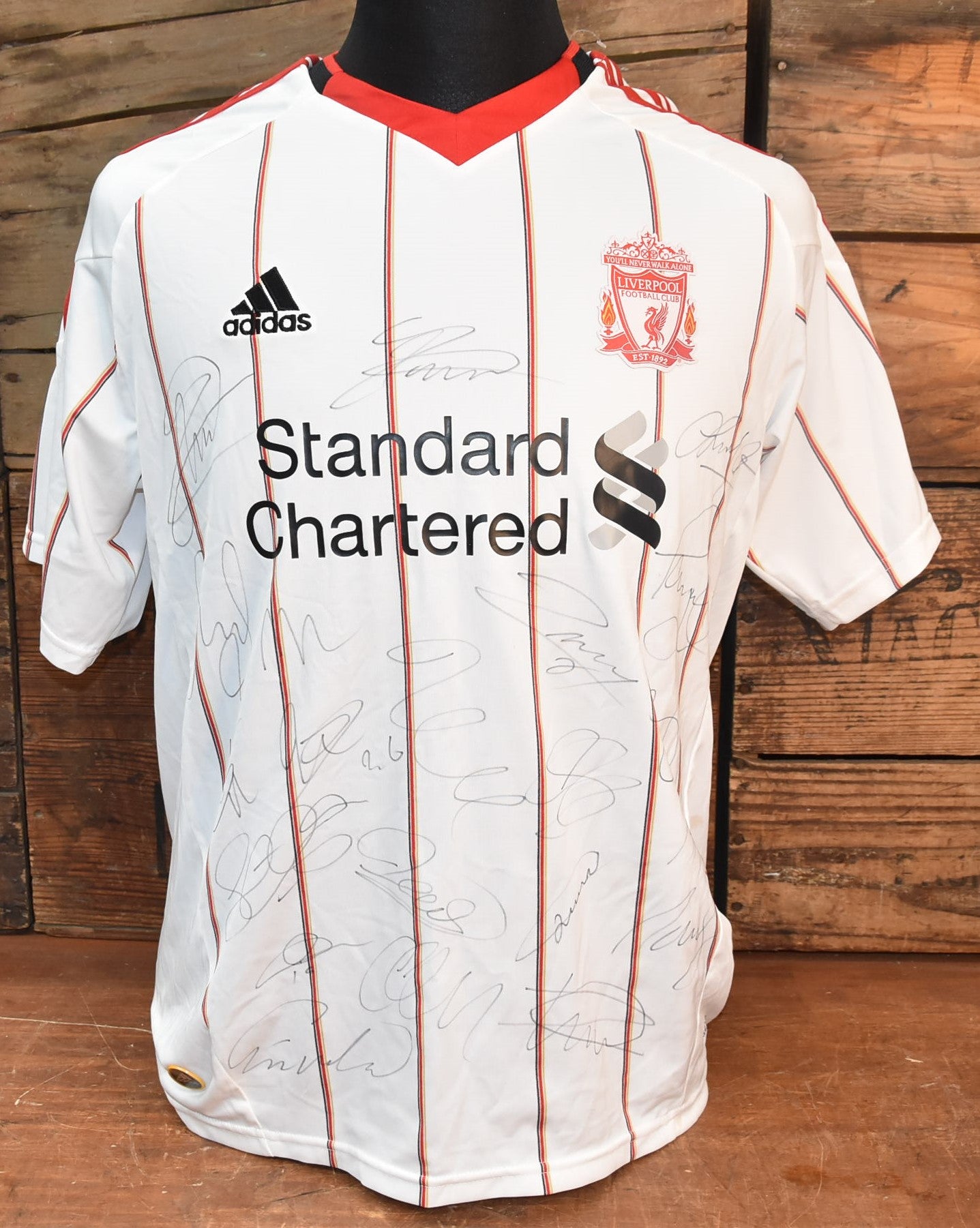 Liverpool Team Signed Jersey incl. Gerrard, Kuyt and More! – Unique ...