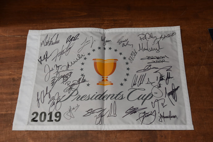 2019 Presidents Cup Teams Signed Golf Flag Incl. Woods, Scott, Els ,De Chambeau
