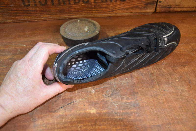 Load image into Gallery viewer, Andy Cole Manchester United Match-Worn Boot
