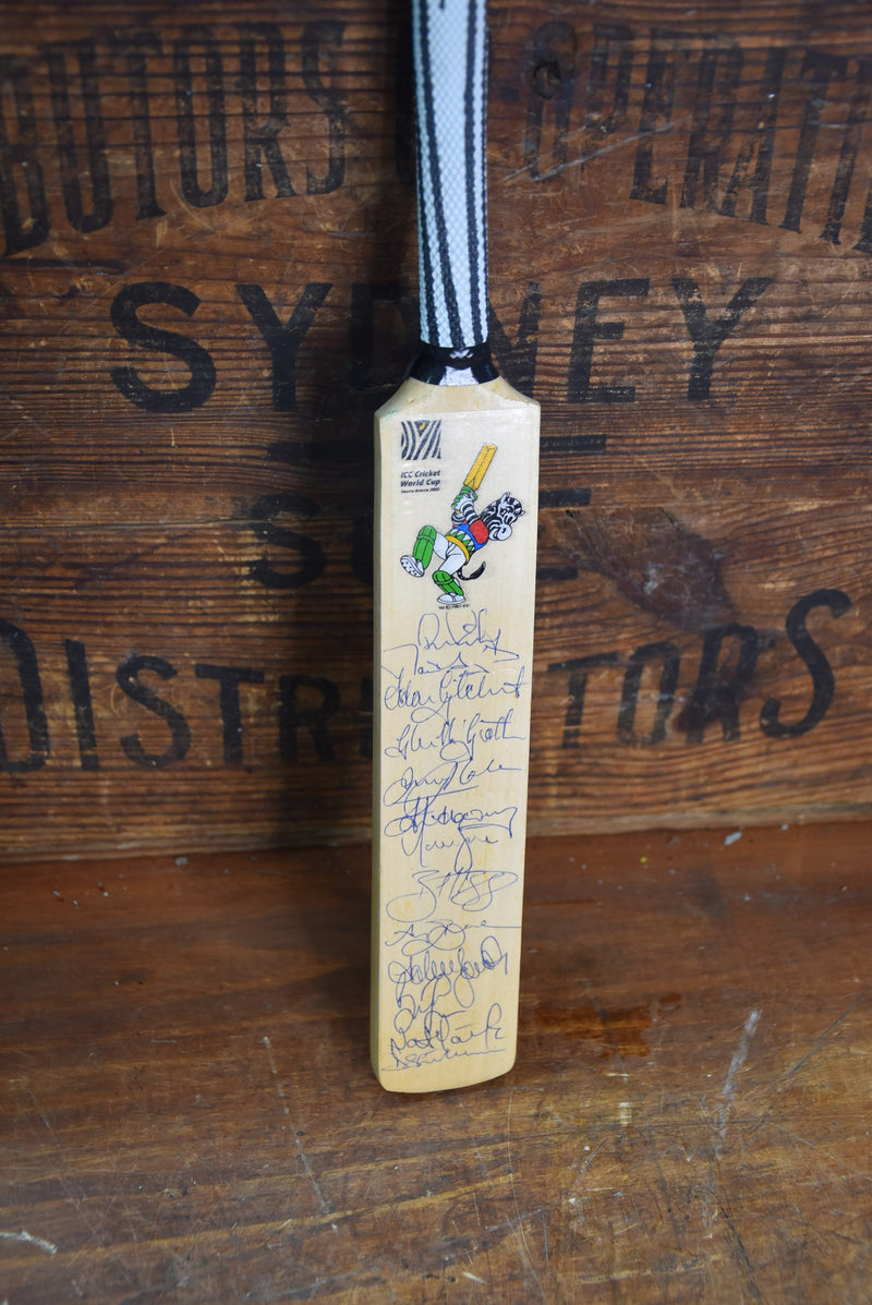 Load image into Gallery viewer, Australian &amp; Commentary Team Hand Signed Mini Bat, World Cup 2003
