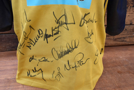 Hampshire T20 Shirt Team-Signed incl Captain Shane Warne