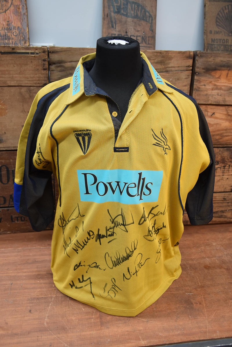 Load image into Gallery viewer, Hampshire T20 Shirt Team-Signed incl Captain Shane Warne
