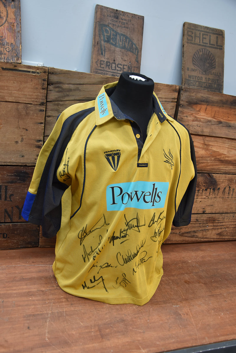 Load image into Gallery viewer, Hampshire T20 Shirt Team-Signed incl Captain Shane Warne
