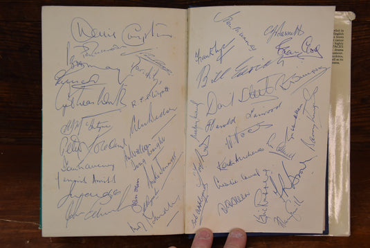 Alan Davidson "Fifteen Paces" Personally Signed by 160+ Test Players