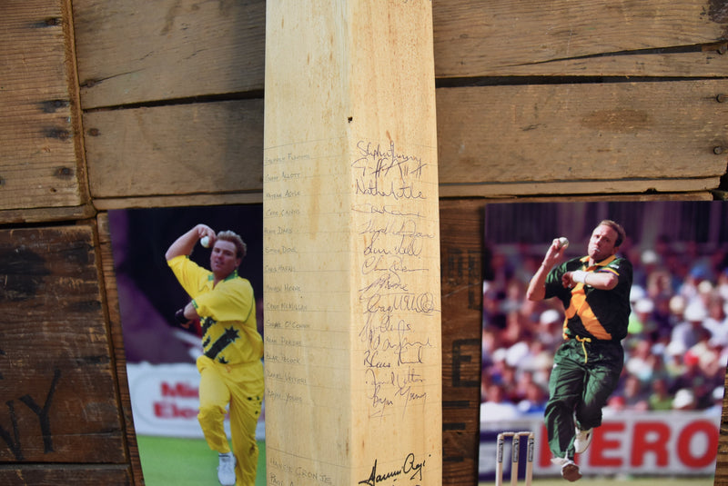 Load image into Gallery viewer, 1997/1998 Bat Personally Signed by Australia, South Africa and NZ
