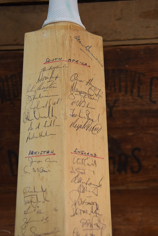 1992 World Cup Cricket Bat Personally Signed by All 9 Teams