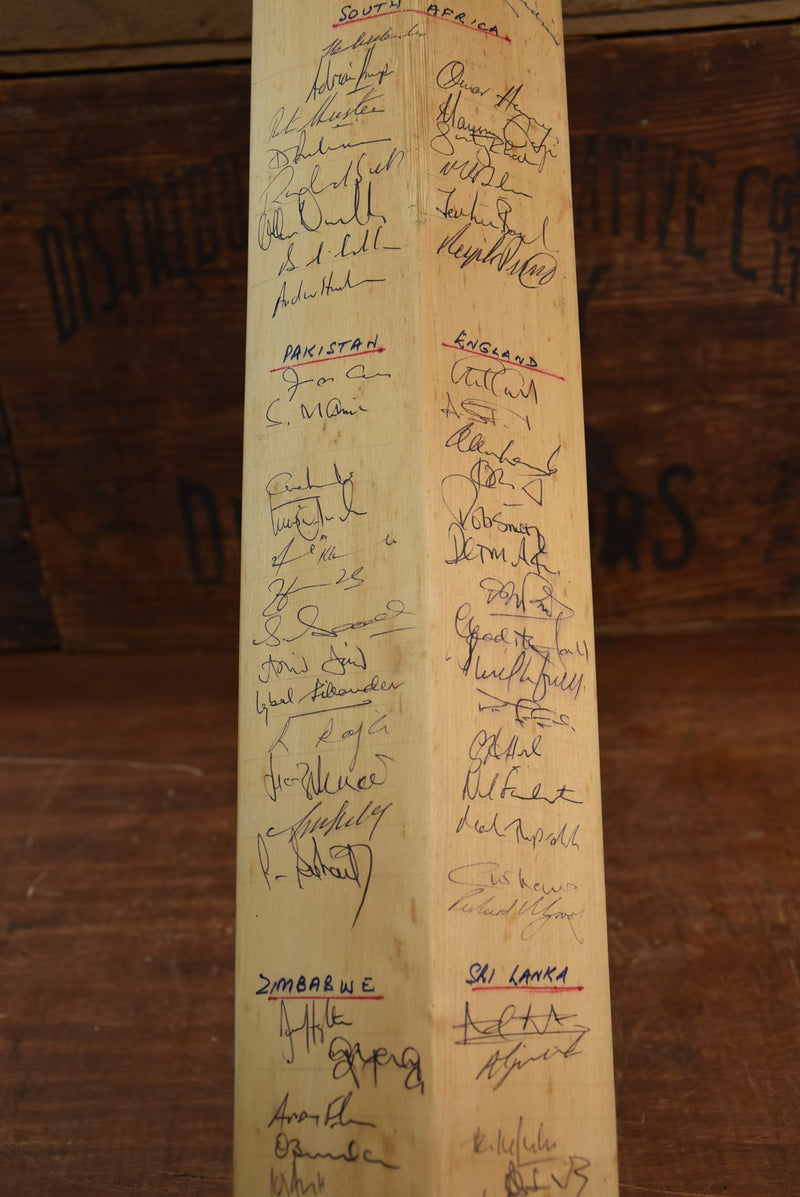 Load image into Gallery viewer, 1992 World Cup Cricket Bat Personally Signed by All 9 Teams
