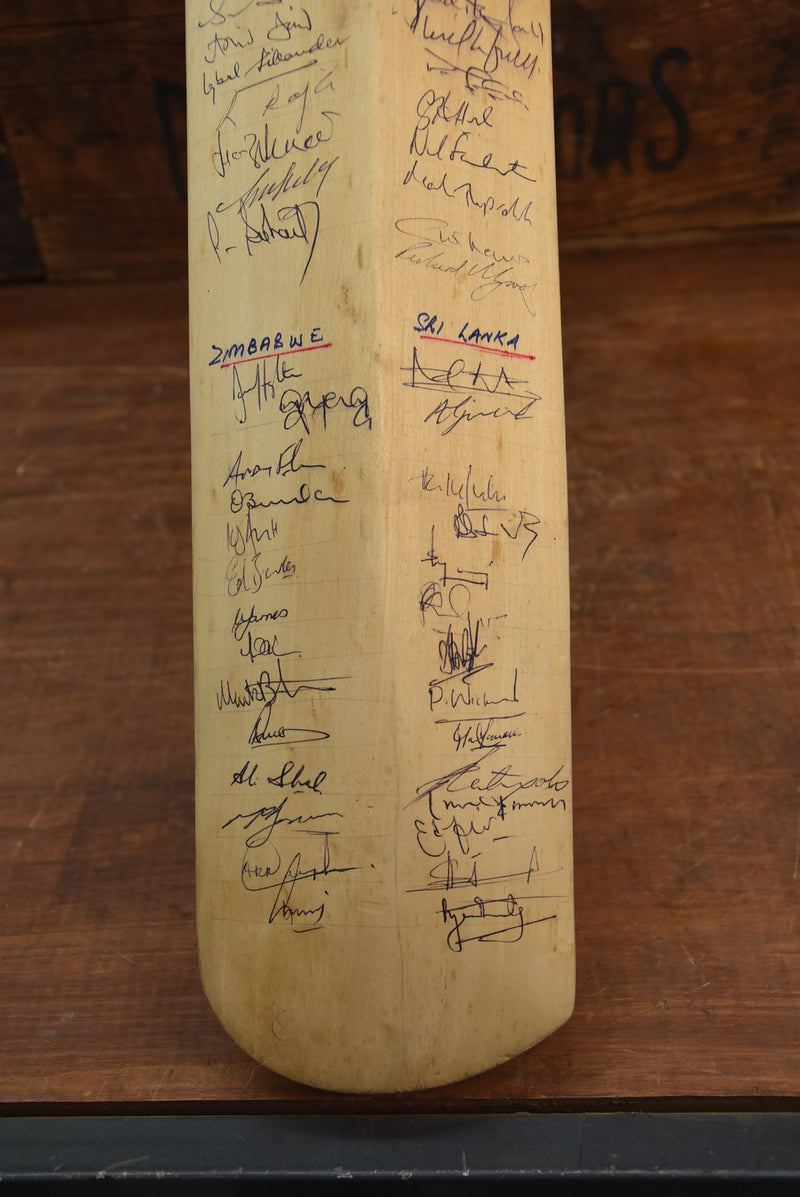 Load image into Gallery viewer, 1992 World Cup Cricket Bat Personally Signed by All 9 Teams
