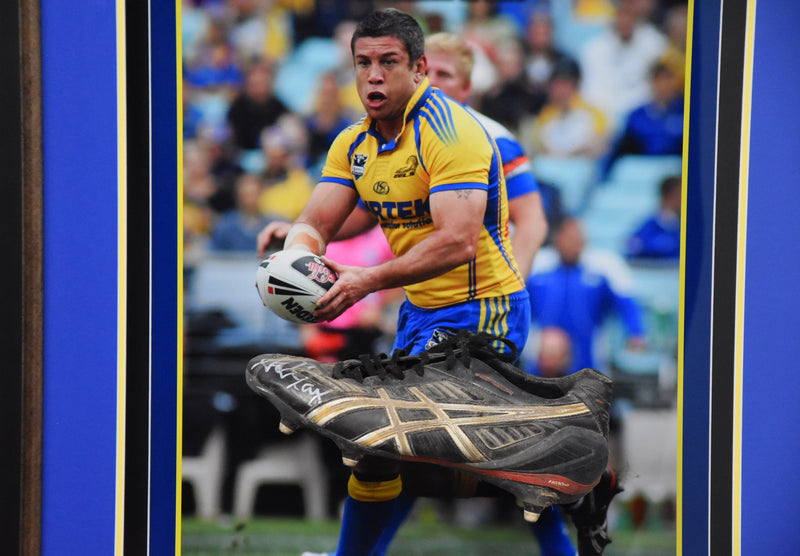 Load image into Gallery viewer, Nathan Cayless Parramatta Eels 2009 Grand Final Worn Boot, Signed &amp; Framed
