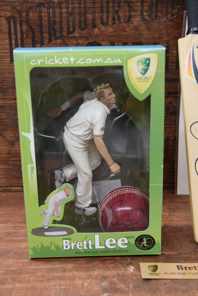 Load image into Gallery viewer, Brett Lee Collection Inc. Figurine &amp; Personally Signed Mini Bat &amp; Ball
