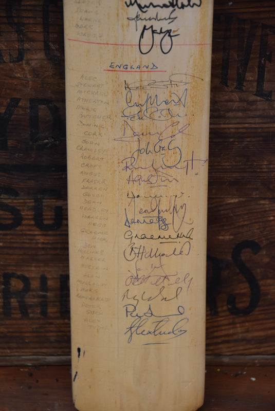 1998-99 Team Signed Bat by Australia, England and Sri Lanka, from Unique Memorabilia. 
