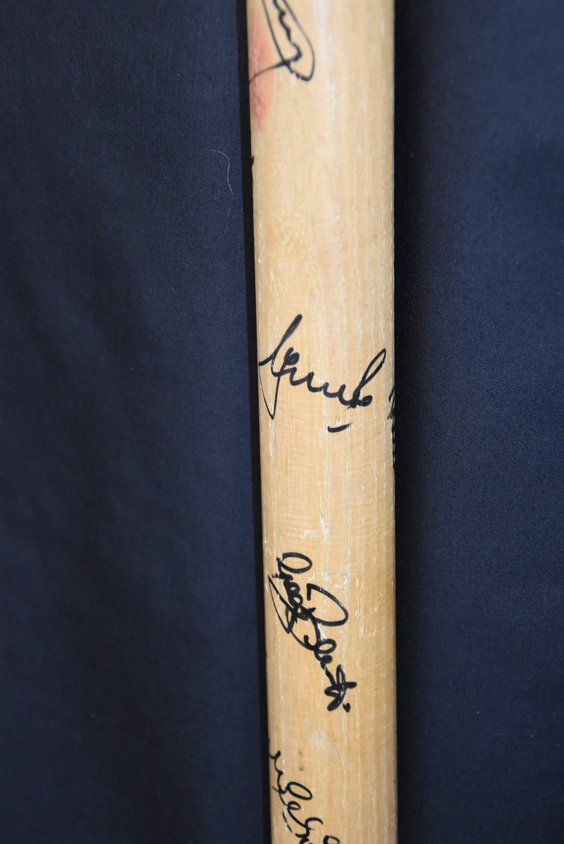 Load image into Gallery viewer, Jason Gillespie&#39;s 1997 Ashes UK Stump, Team Signed Incl Warne, Waugh
