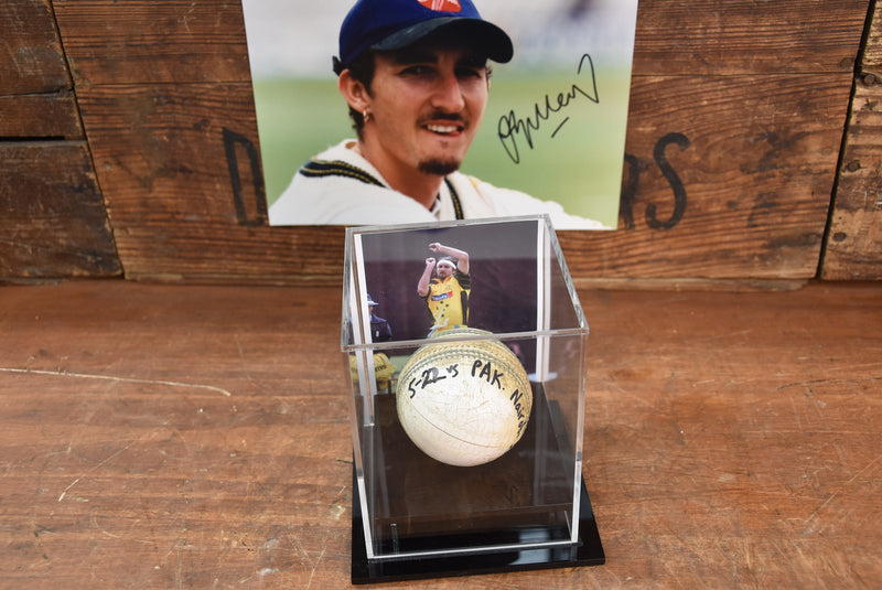 Load image into Gallery viewer, Jason Gillespie &quot;5 Wickets In an Innings&quot; ODI Ball, 5/22, 2002

