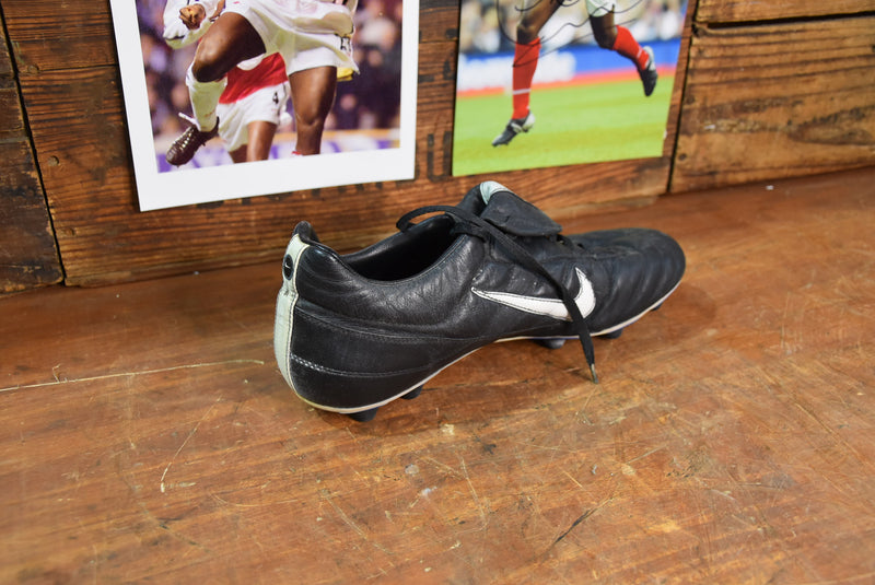 Load image into Gallery viewer, Sol Campbell Match Worn Boot, Arsenal FC, 2001-2002 EPL Winners
