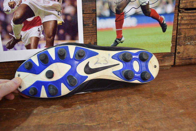 Load image into Gallery viewer, Sol Campbell Match Worn Boot, Arsenal FC, 2001-2002 EPL Winners
