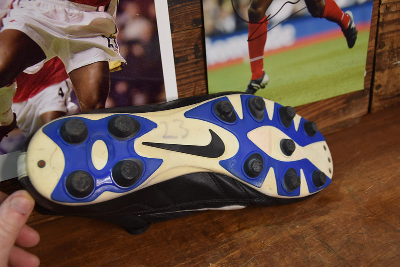Load image into Gallery viewer, Sol Campbell Match Worn Boot, Arsenal FC, 2001-2002 EPL Winners
