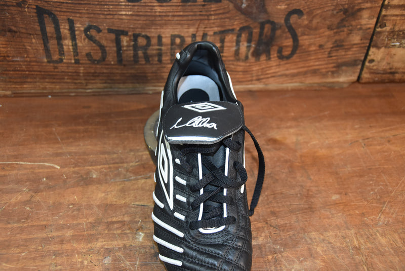 Load image into Gallery viewer, Michael Owen, Liverpool FC &amp; England, Goal-Scoring Boot, Euro 2000
