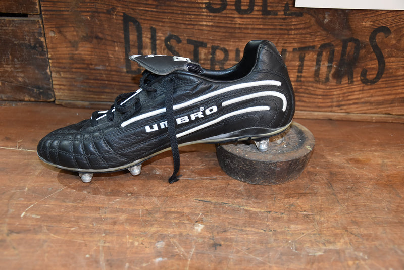 Load image into Gallery viewer, Michael Owen, Liverpool FC &amp; England, Goal-Scoring Boot, Euro 2000
