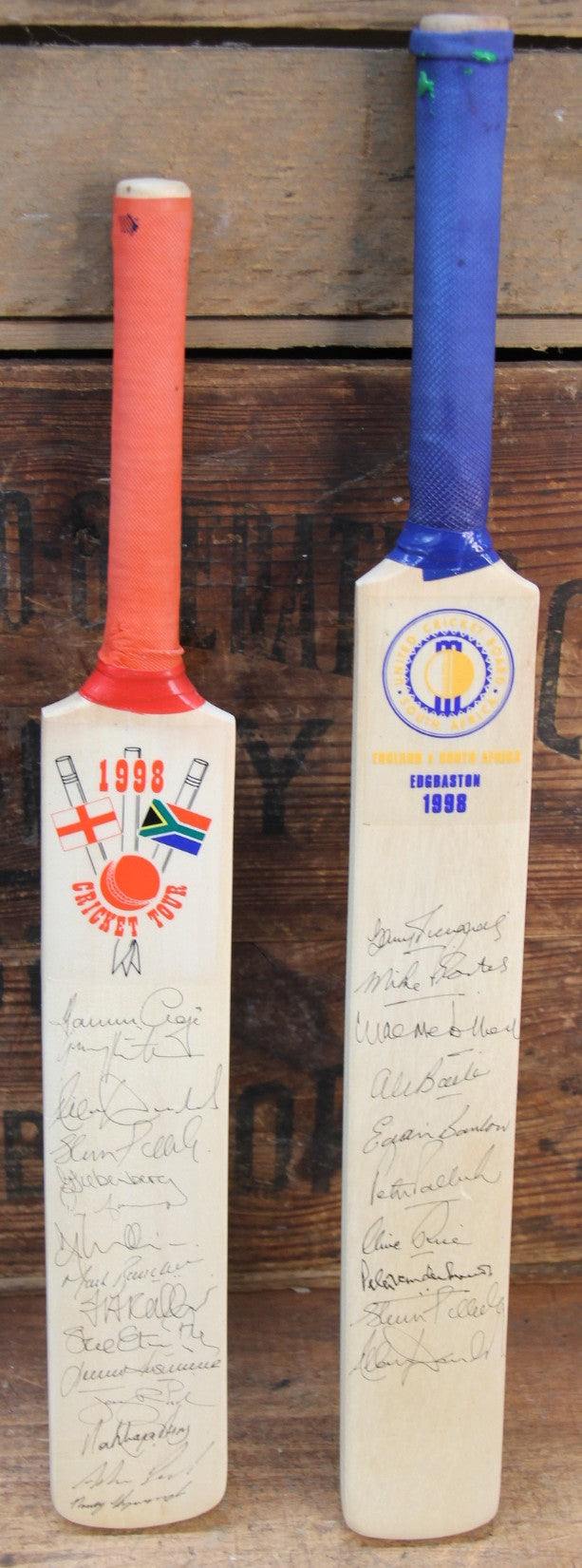 Load image into Gallery viewer, South African Cricket - 2 personally signed mini bats - 1998 team and legends of SA cricket

