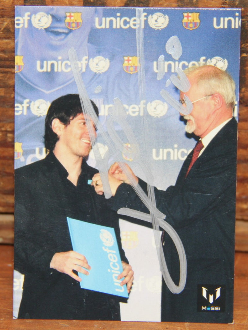Load image into Gallery viewer, Lionel Messi Personally Signed Icons Card
