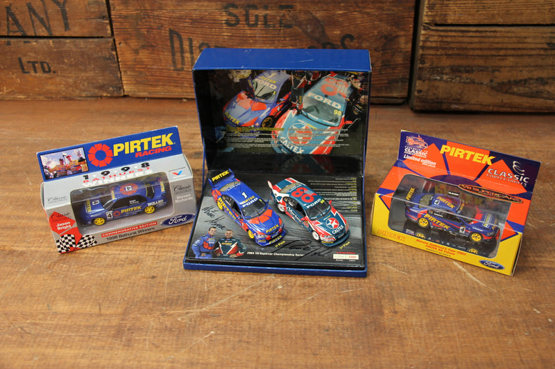 Load image into Gallery viewer, Ambrose &amp; Ingall Personally Signed Ford Display + 2 models in boxes
