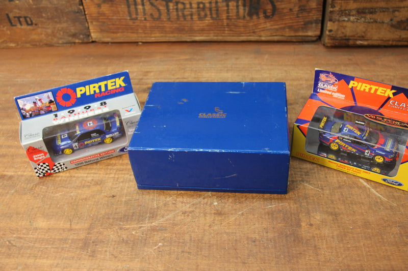 Load image into Gallery viewer, Ambrose &amp; Ingall Personally Signed Ford Display + 2 models in boxes
