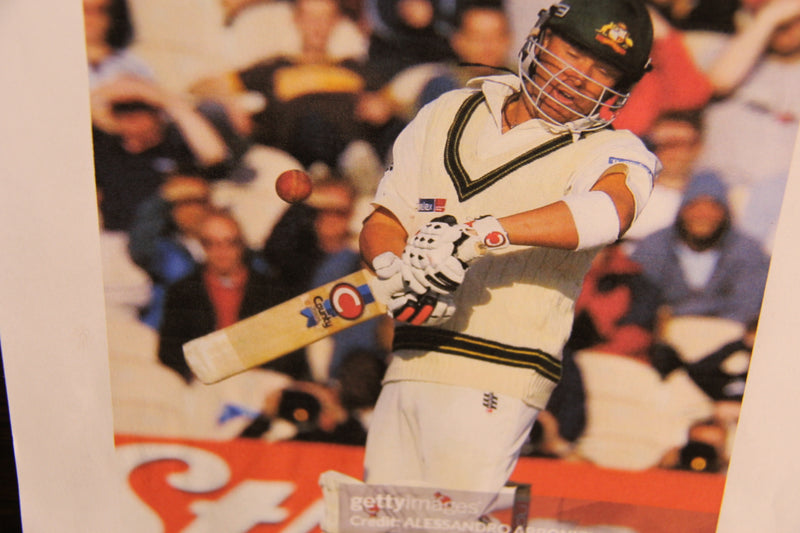 Load image into Gallery viewer, Shane Warne 2005 Ashes Test-Worn Batting Gloves
