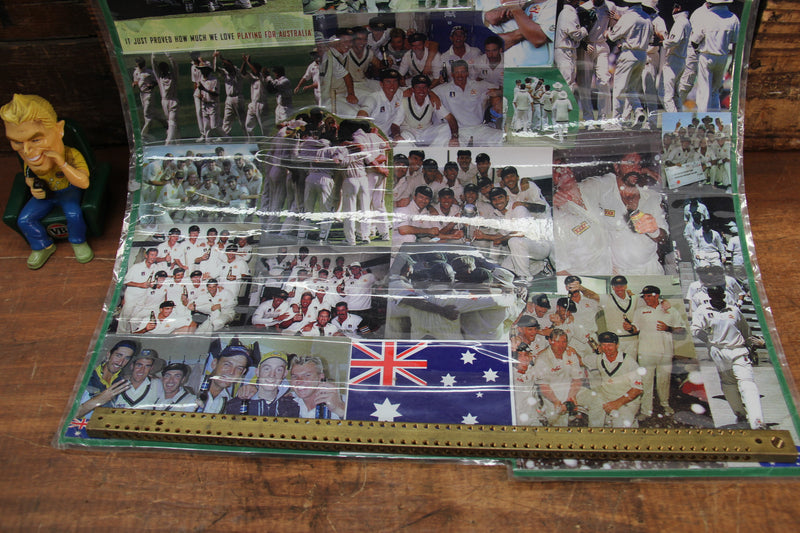 Load image into Gallery viewer, Shane Warne's Final Test - Collection Including Gatorade Bottle and Glass
