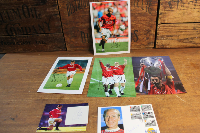 Load image into Gallery viewer, Manchester United Autographs - The Finest Collection in the World.
