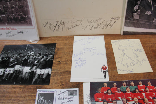 Manchester United Autographs - The Finest Collection in the World.