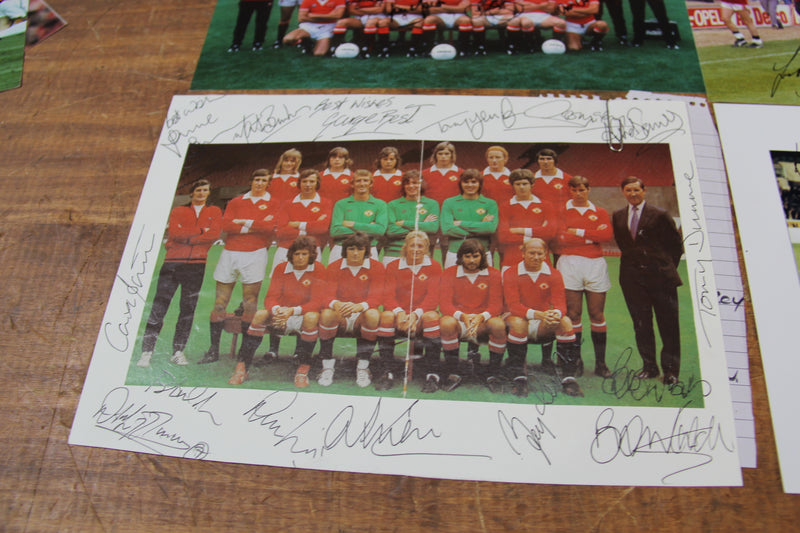 Load image into Gallery viewer, Manchester United Autographs - The Finest Collection in the World.
