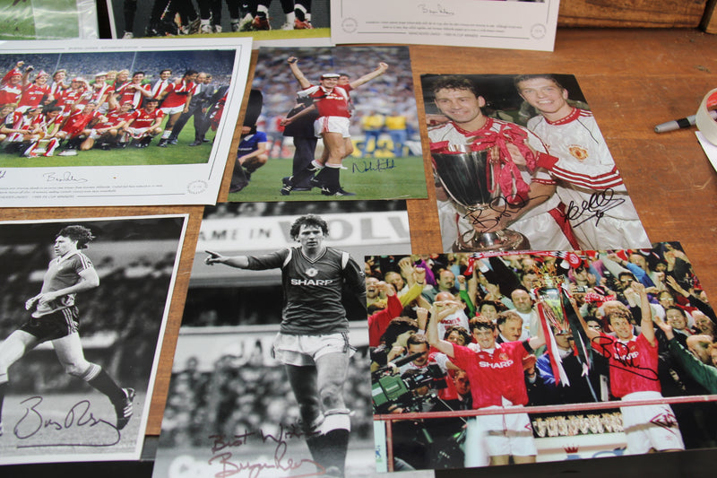 Load image into Gallery viewer, Manchester United Autographs - The Finest Collection in the World.
