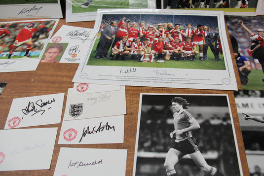 Manchester United Autographs - The Finest Collection in the World.