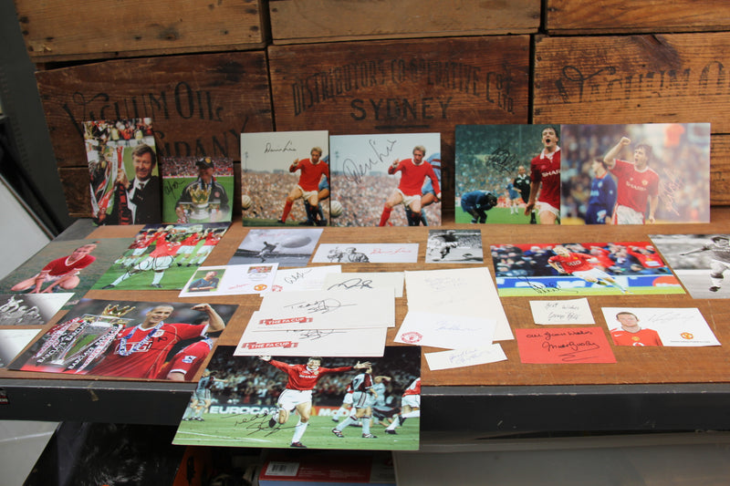 Load image into Gallery viewer, Manchester United Autographs - The Finest Collection in the World.
