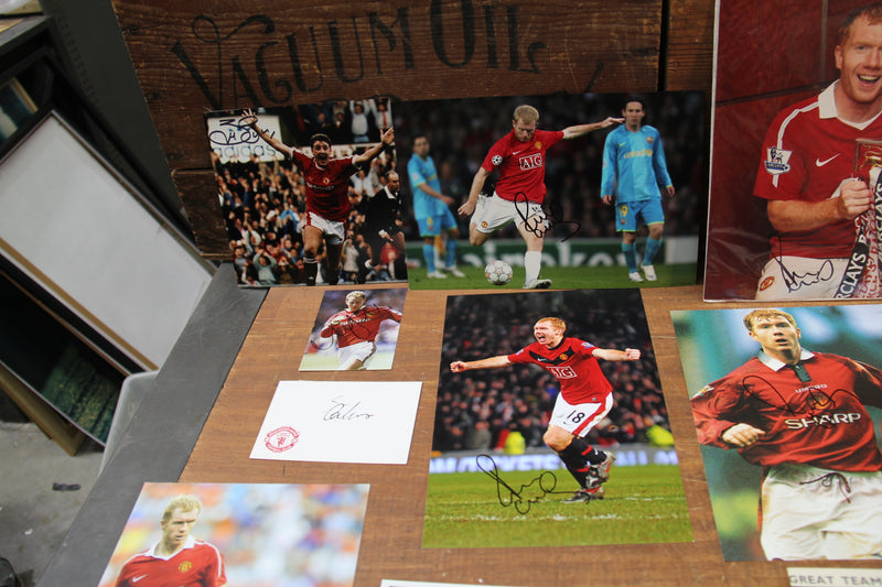 Load image into Gallery viewer, Manchester United Autographs - The Finest Collection in the World.
