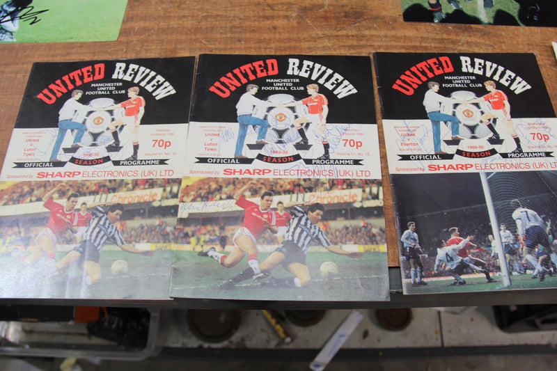 Load image into Gallery viewer, Manchester United Autographs - The Finest Collection in the World.
