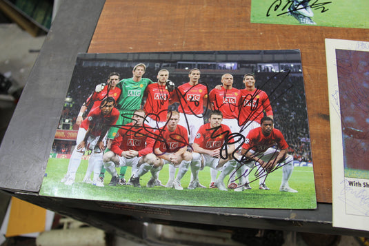 Manchester United Autographs - The Finest Collection in the World.