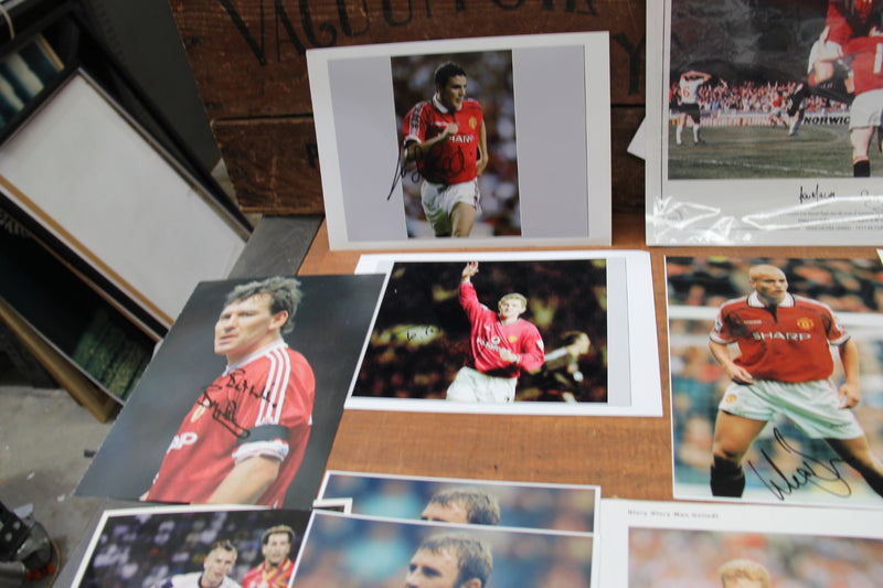 Load image into Gallery viewer, Manchester United Autographs - The Finest Collection in the World.
