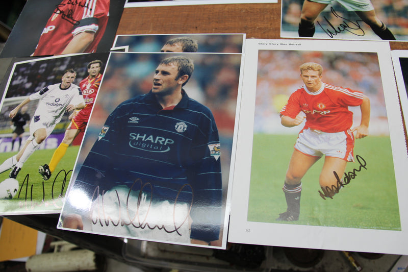 Load image into Gallery viewer, Manchester United Autographs - The Finest Collection in the World.
