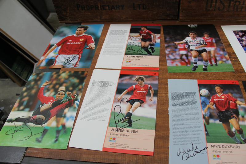 Load image into Gallery viewer, Manchester United Autographs - The Finest Collection in the World.
