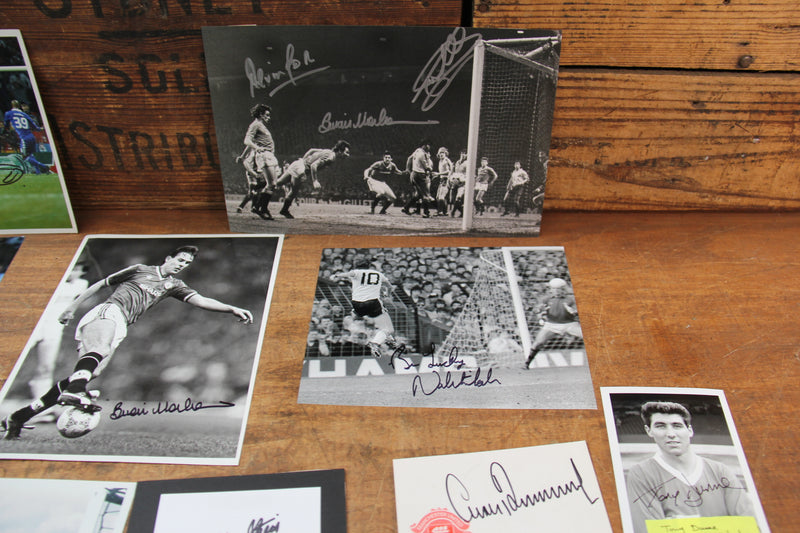 Load image into Gallery viewer, Manchester United Autographs - The Finest Collection in the World.
