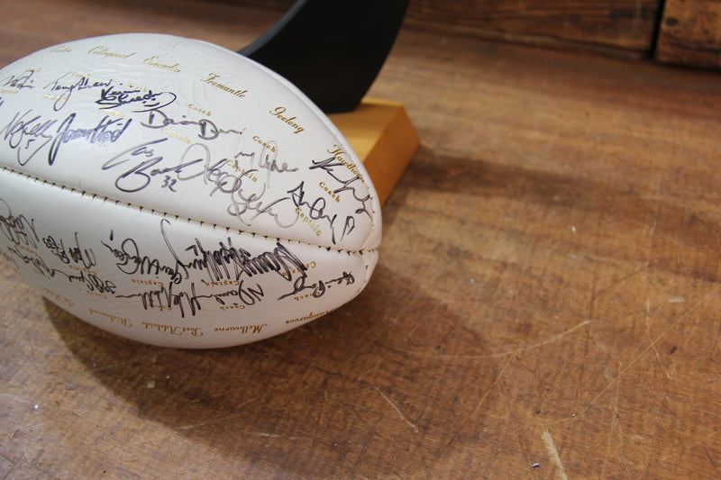 Load image into Gallery viewer, AFL 1999 Coaches &amp; Captains (of all teams) Personally Signed Commemorative Football
