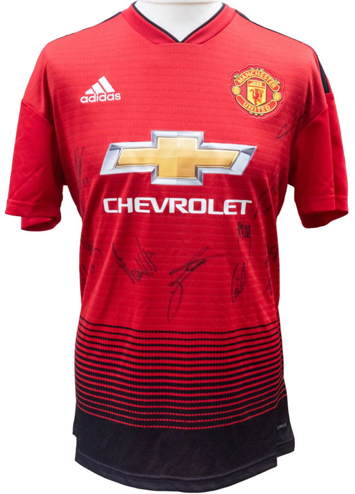 Load image into Gallery viewer, Manchester United 2018-2019 Multi Signed Jersey with MUFC Certificate
